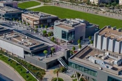 مول ايست تاون سوديك التجمع الخامس Mall Eastown Sodic New Cairo مول يضم الوحدات الإدارية والتجارية بأفضل سعر، وموقع حيوي.